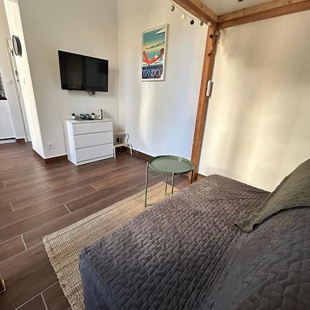 Agreable Studio Renove Avec Place De Parking Bandol Luaran gambar