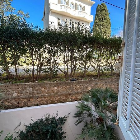 Agreable Studio Renove Avec Place De Parking Bandol Luaran gambar